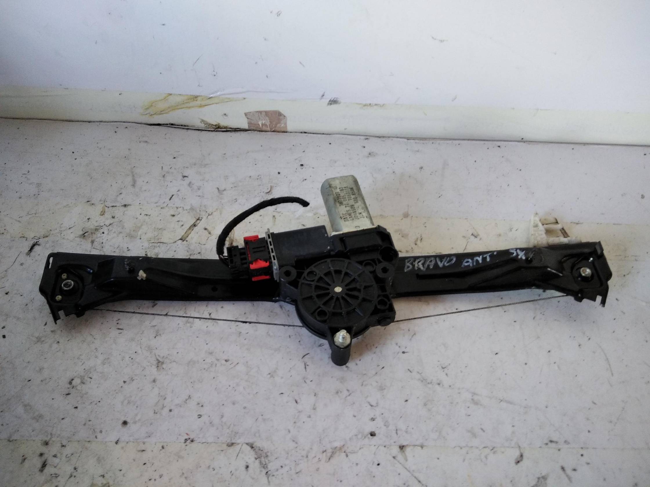 Alzacristallo elettr. porta ant. sx.